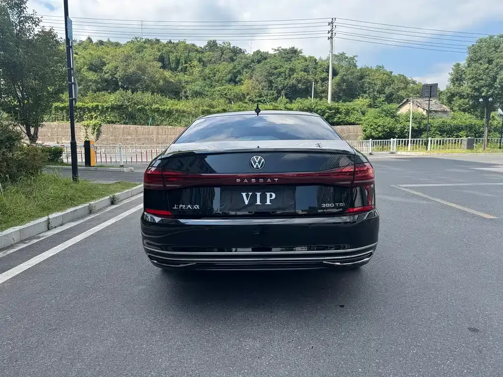 Volkswagen Passat — фото 6