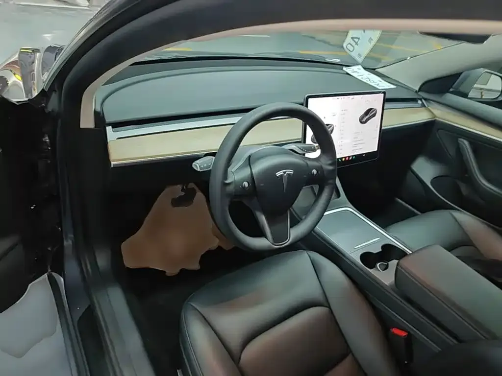 Tesla Model 3 — фото 3
