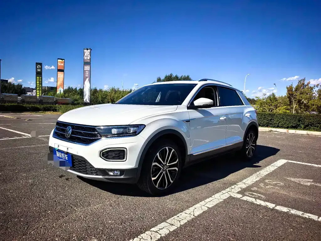 Volkswagen T-Roc — фото 1