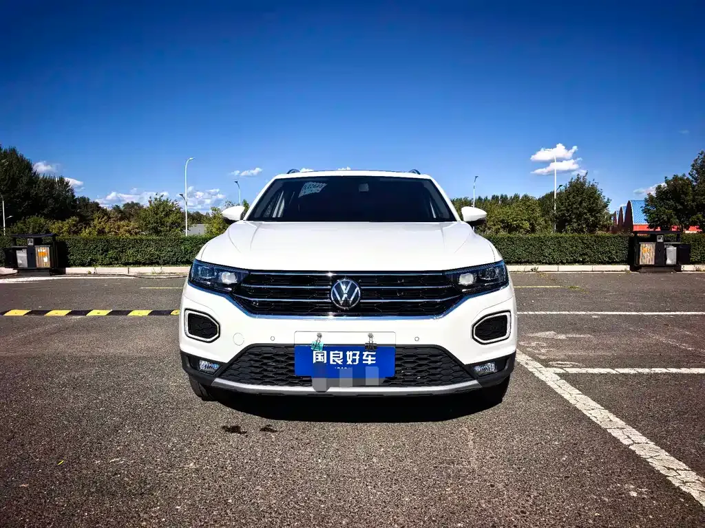 Volkswagen T-Roc — фото 9