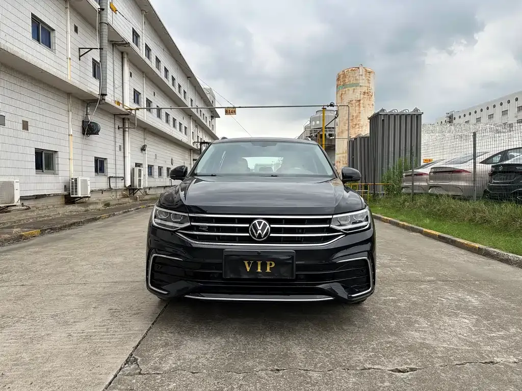 Volkswagen Tiguan L — фото 6