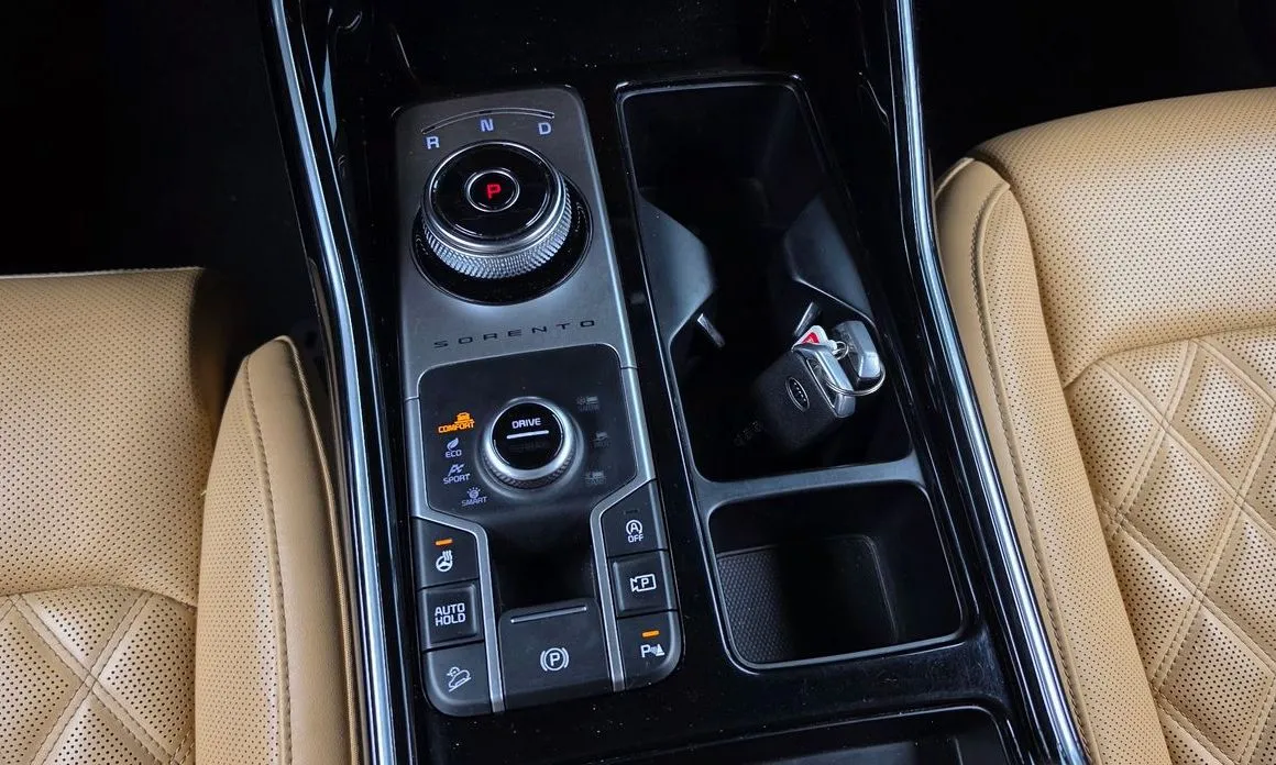 Kia Sorento — фото 10