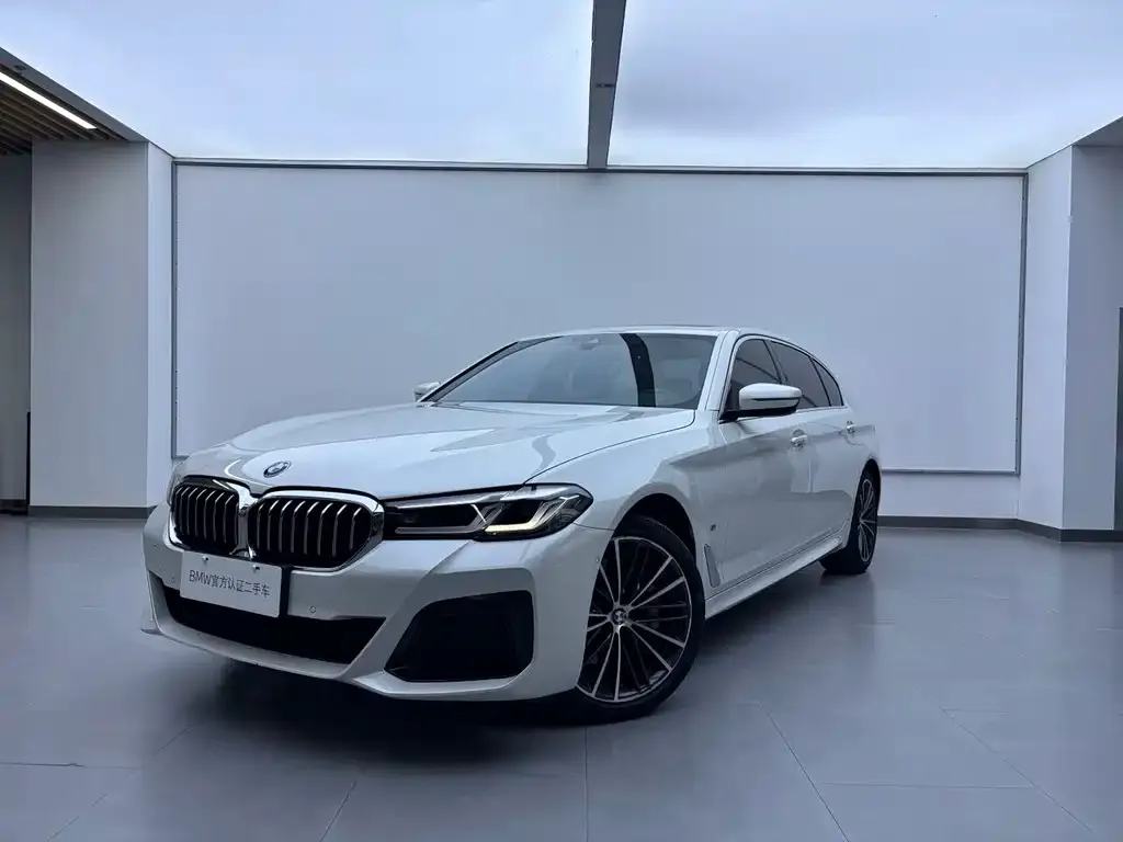 BMW 5 Series — фото 1