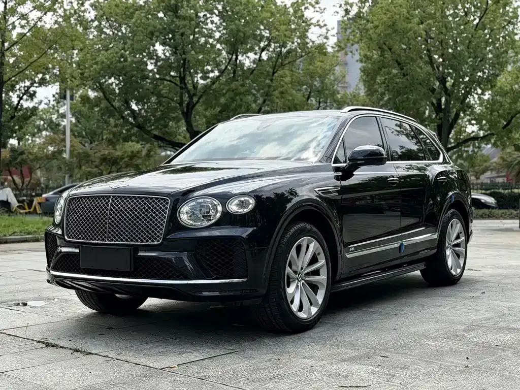 Bentley Bentayga — фото 1