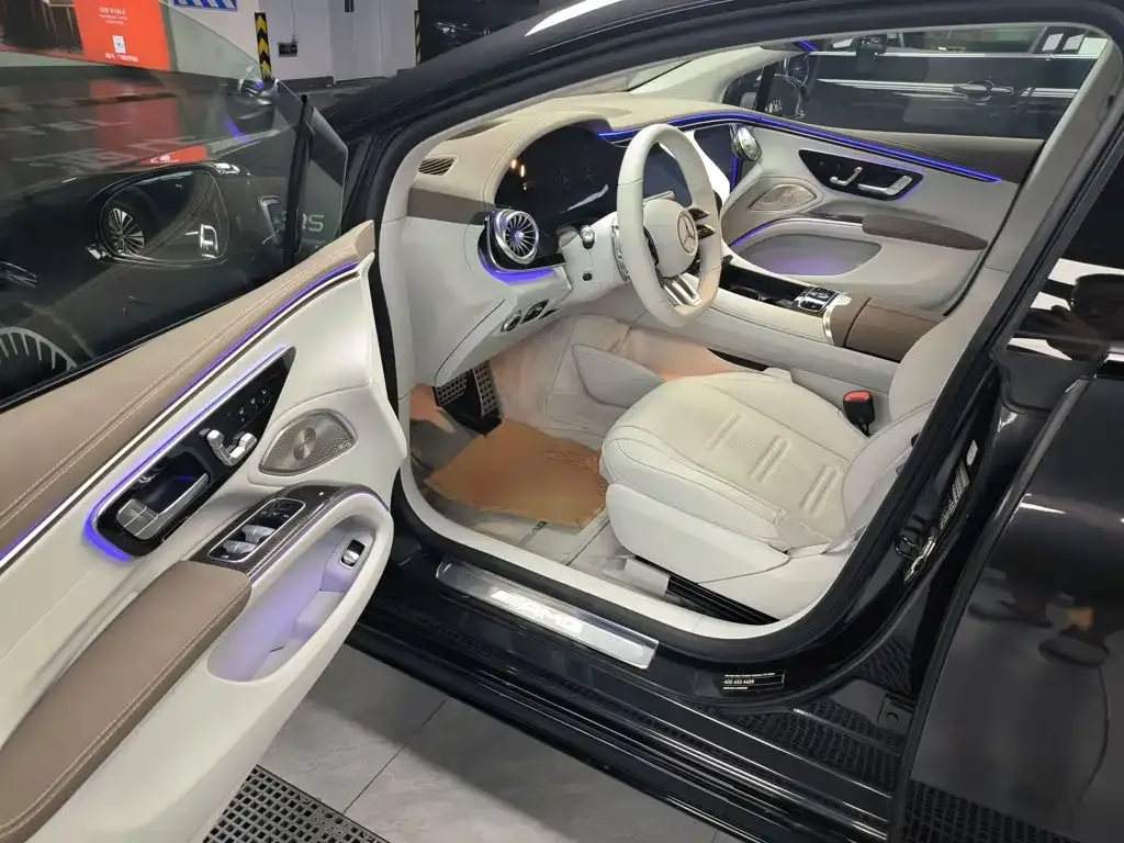 Mercedes-Benz EQS AMG — фото 4