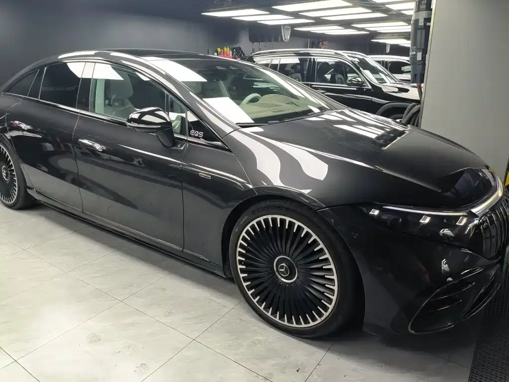 Mercedes-Benz EQS AMG — фото 9