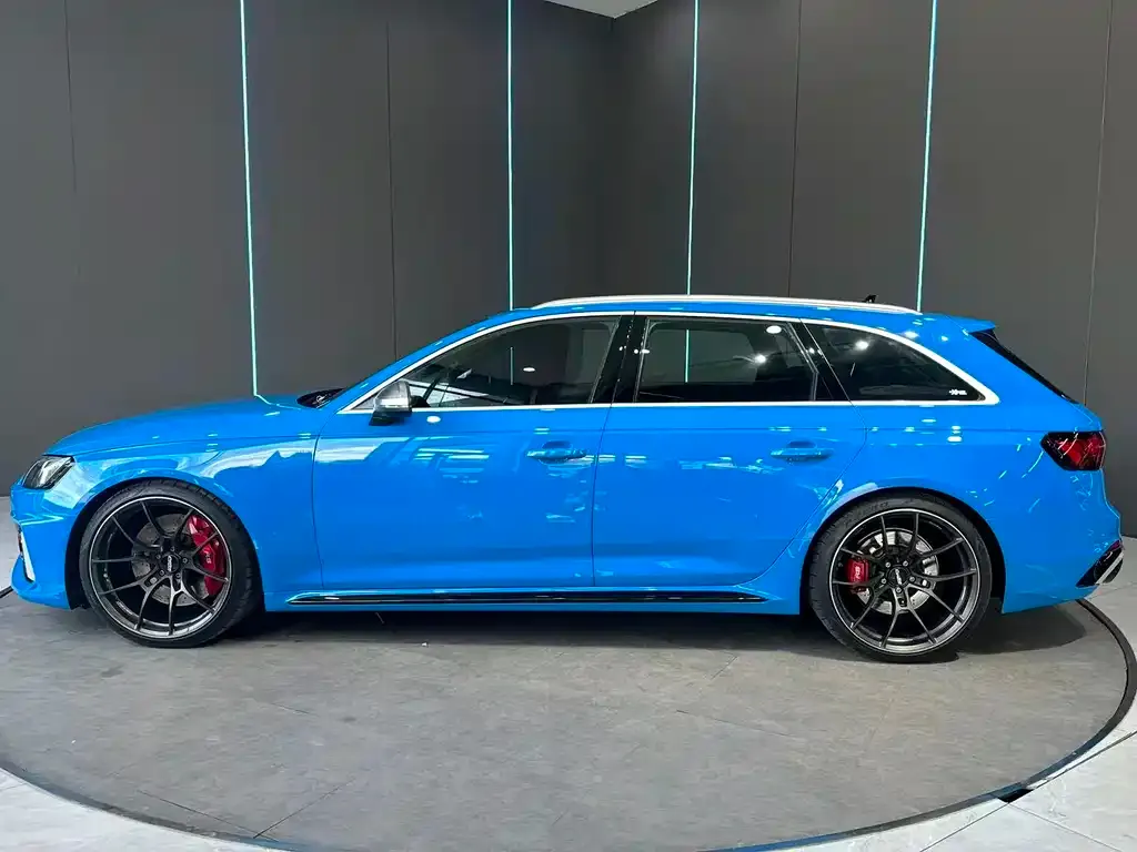 Audi RS 4 — фото 3