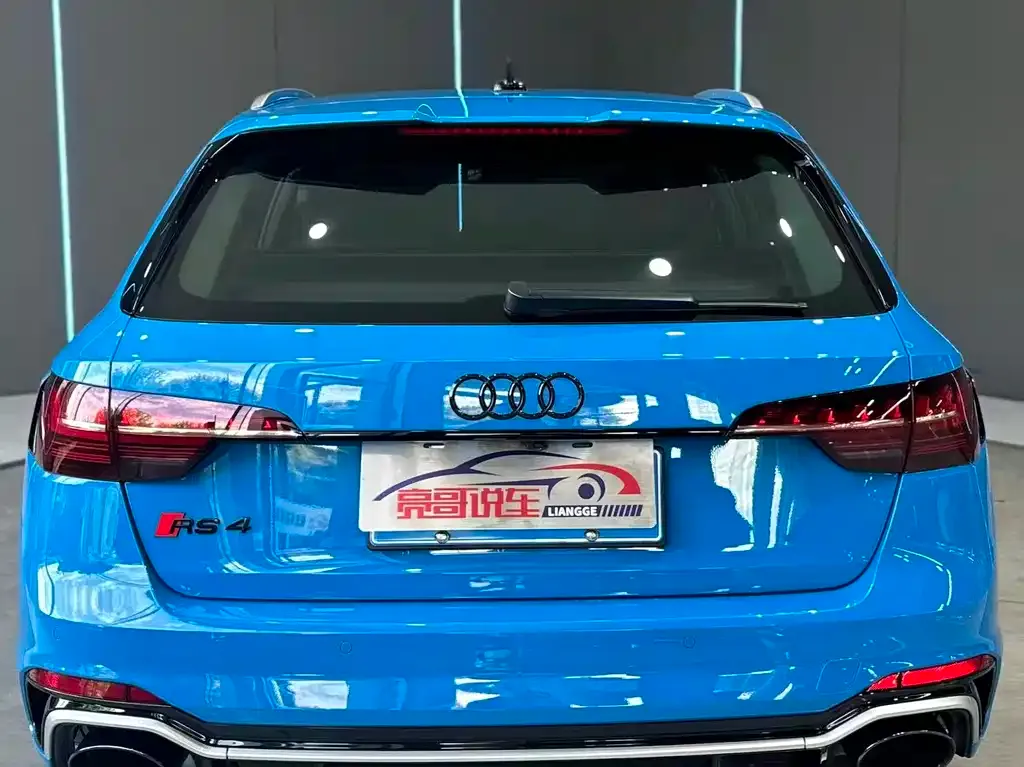 Audi RS 4 — фото 6