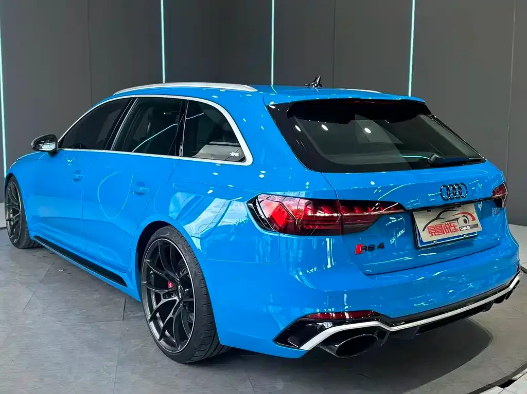 Audi RS 4 — фото 4