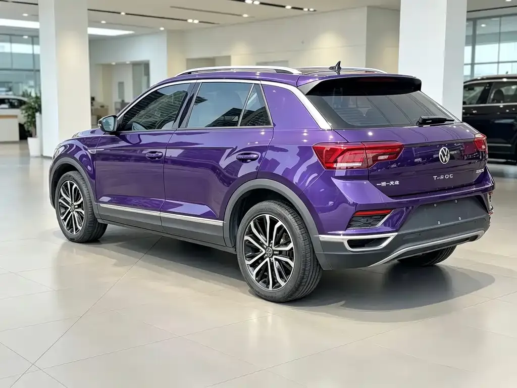 Volkswagen T-Roc — фото 9