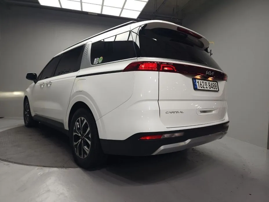 Kia Carnival — фото 5