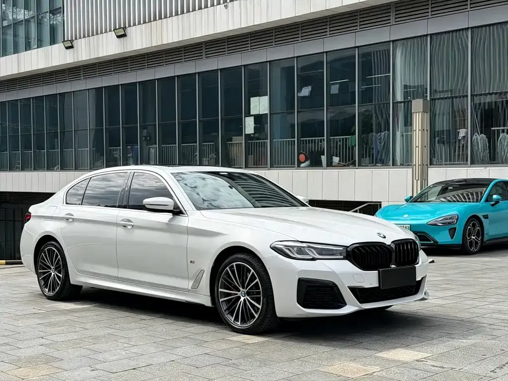 BMW 5 Series — фото 4
