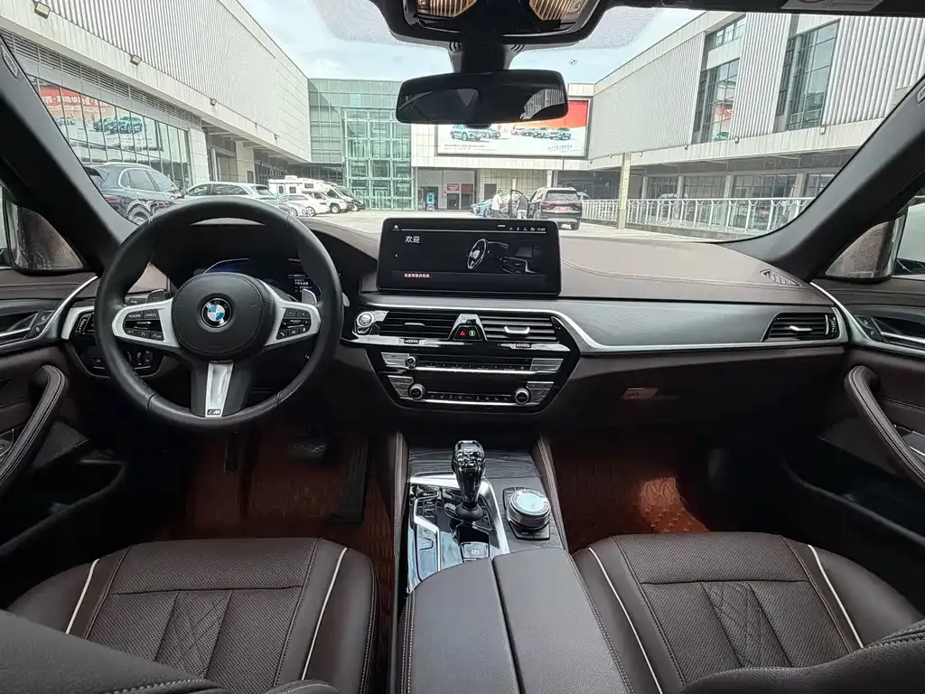 BMW 5 Series — фото 2