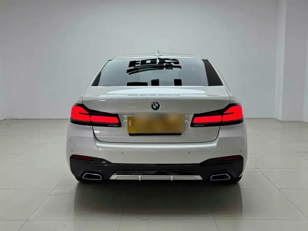 BMW 5 Series — фото 10