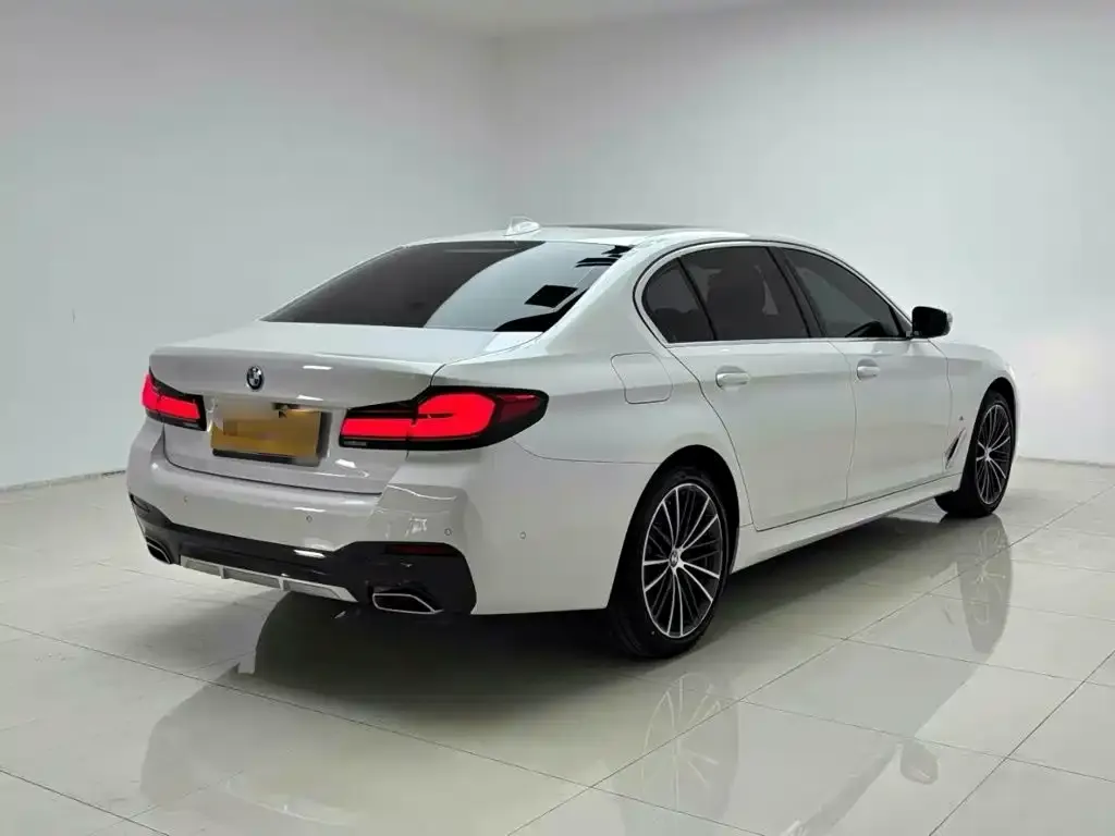 BMW 5 Series — фото 3