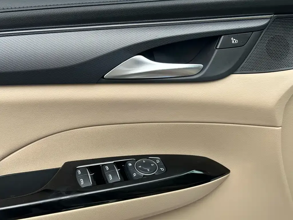 Buick GL8 Hybrid — фото 6