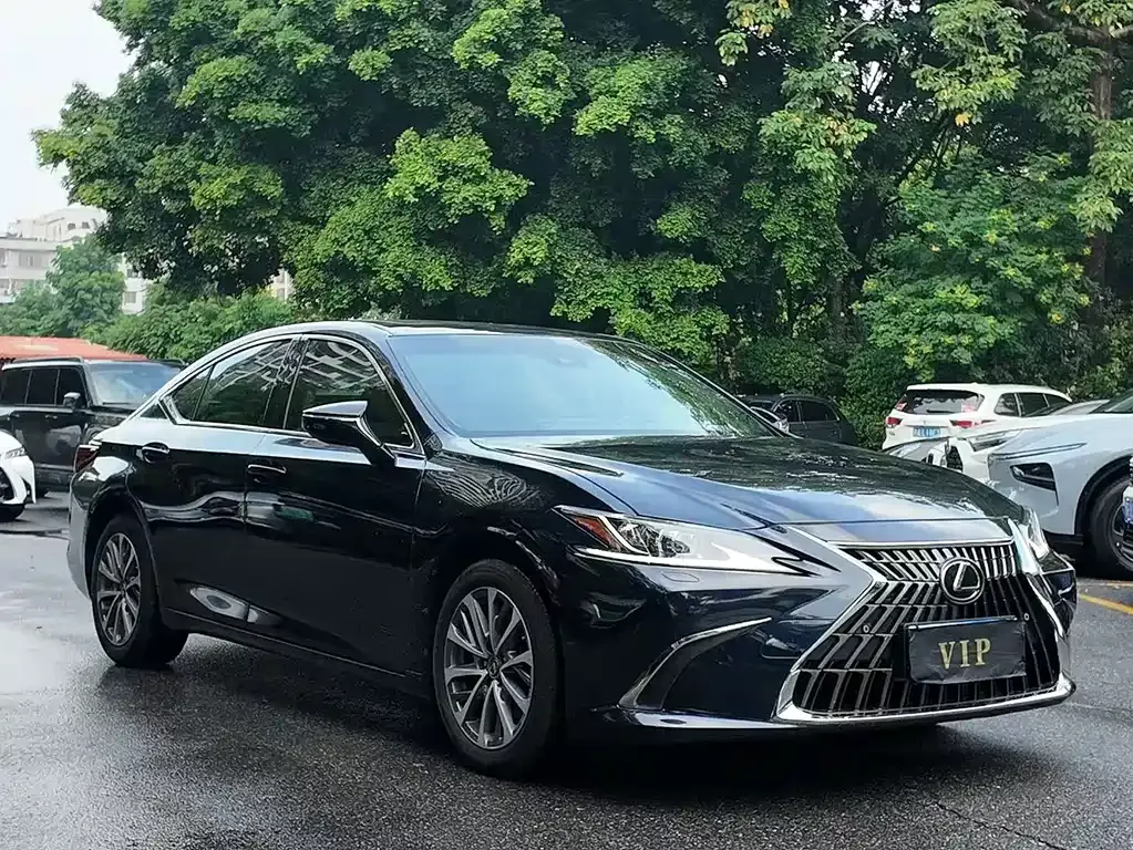 Lexus ES — фото 9