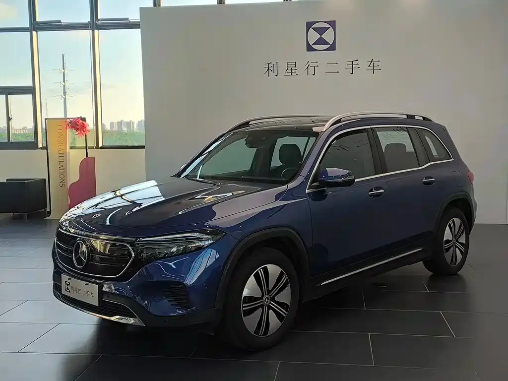 Mercedes-Benz EQB — фото 1