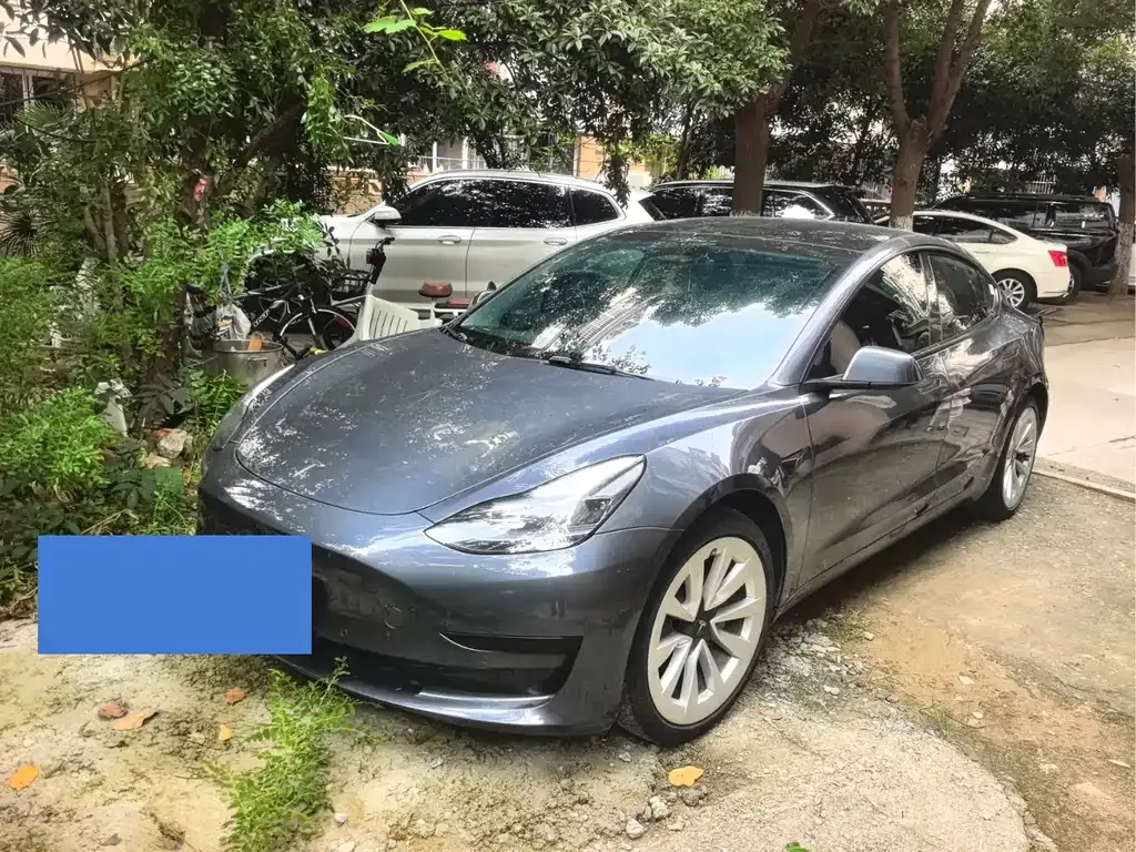 Tesla Model 3 — фото 1