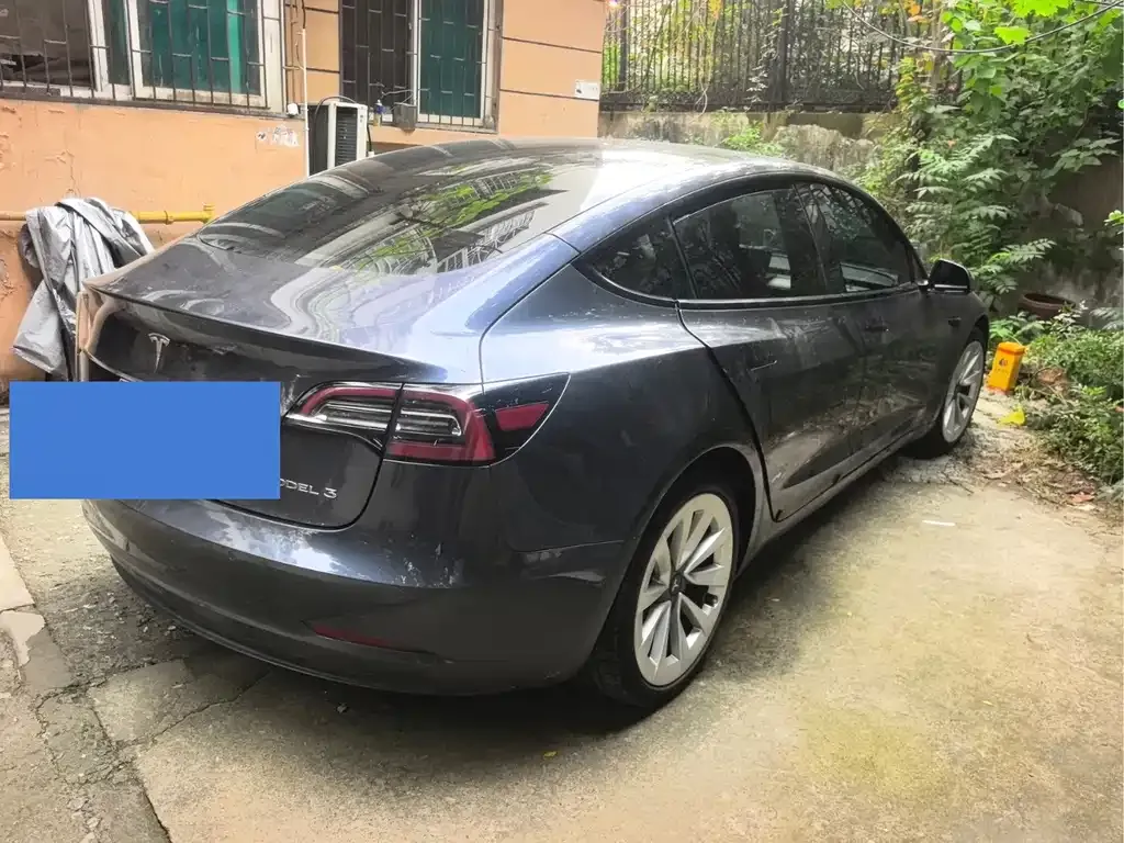 Tesla Model 3 — фото 8