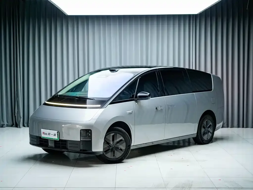 Li Auto MEGA — фото 1