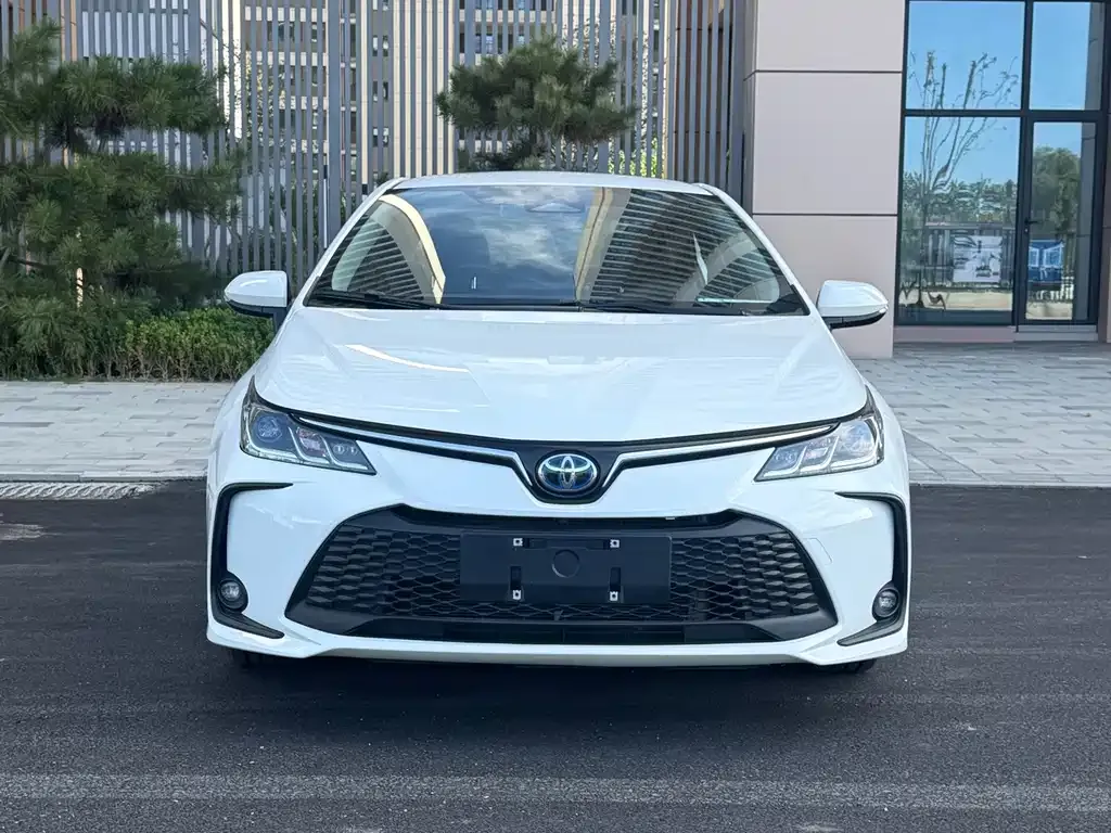Toyota Corolla — фото 7