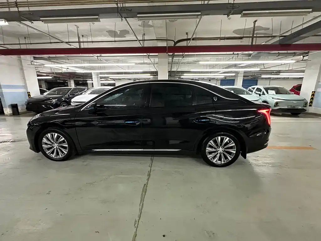 Hongqi E-QM5 — фото 7