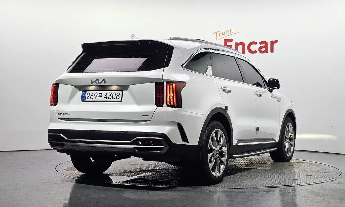 Kia Sorento — фото 8