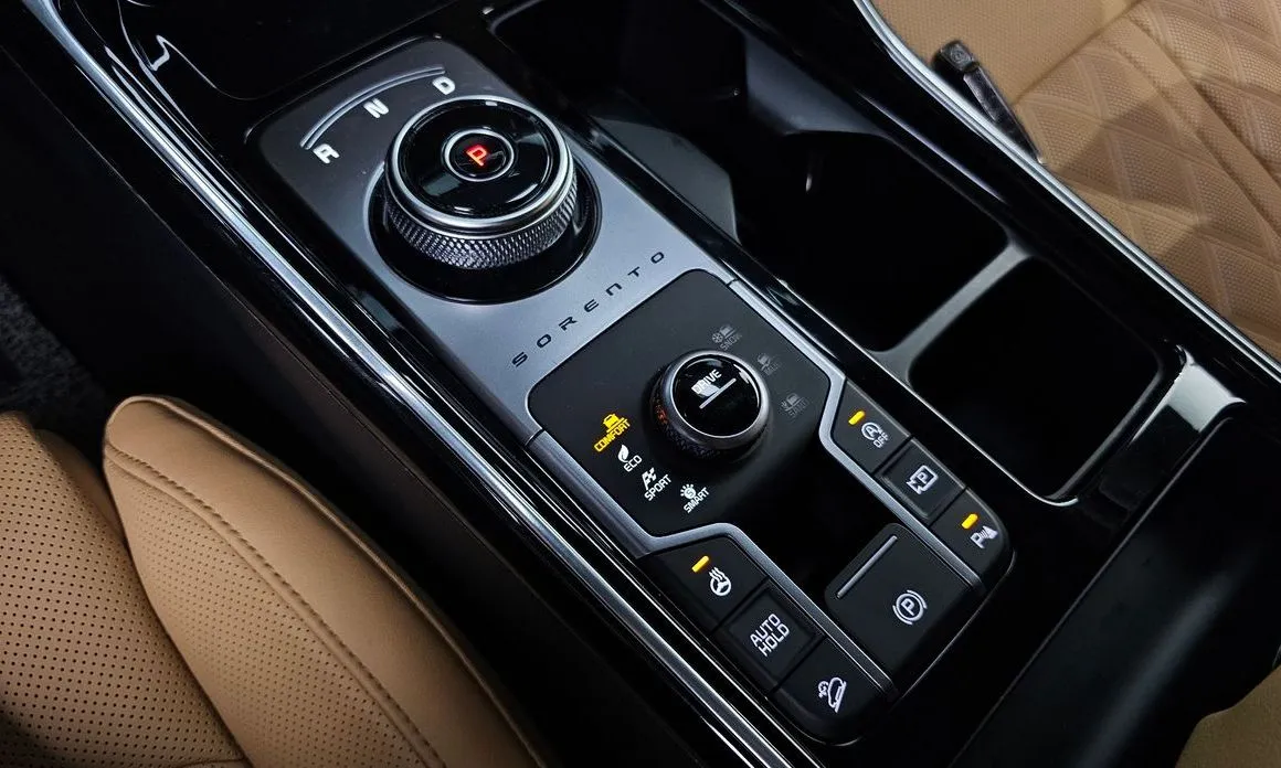 Kia Sorento — фото 10