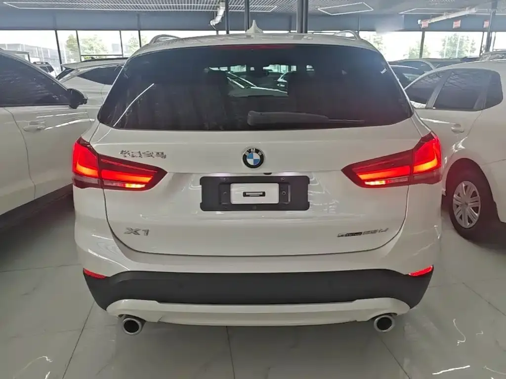 BMW X1 — фото 9