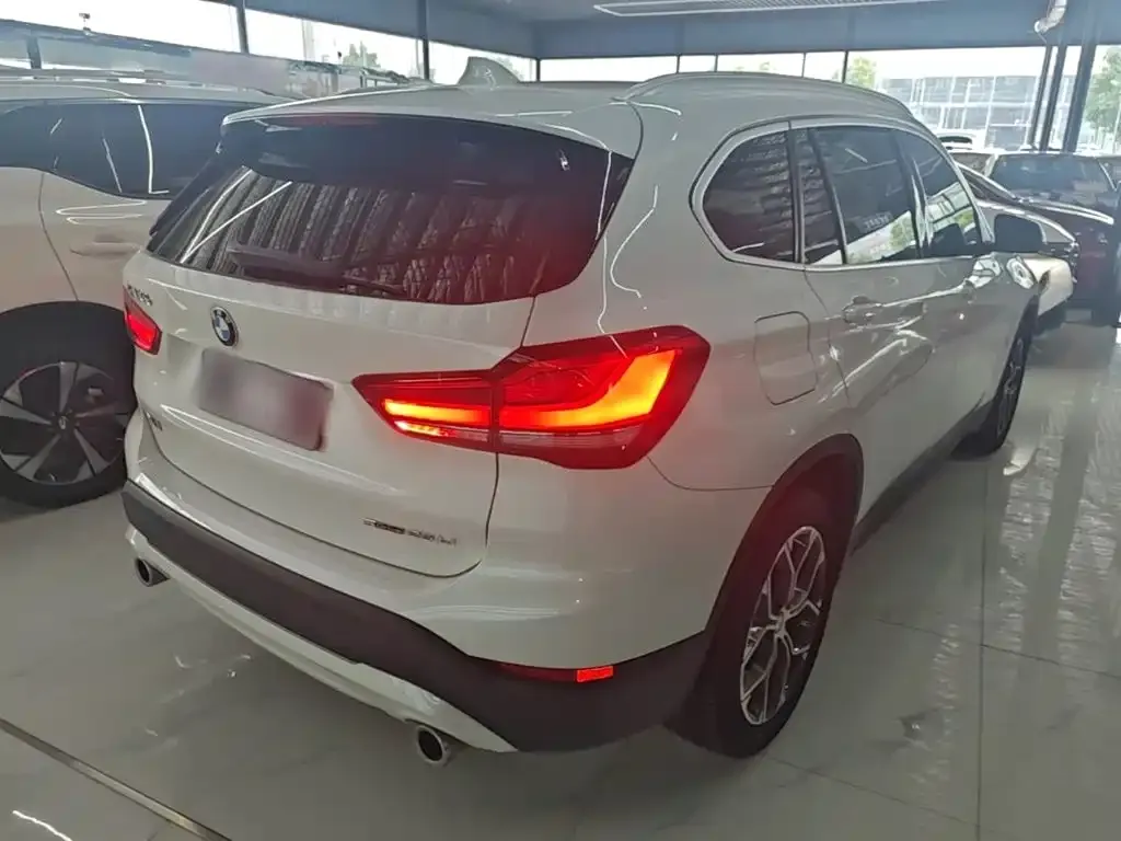 BMW X1 — фото 7
