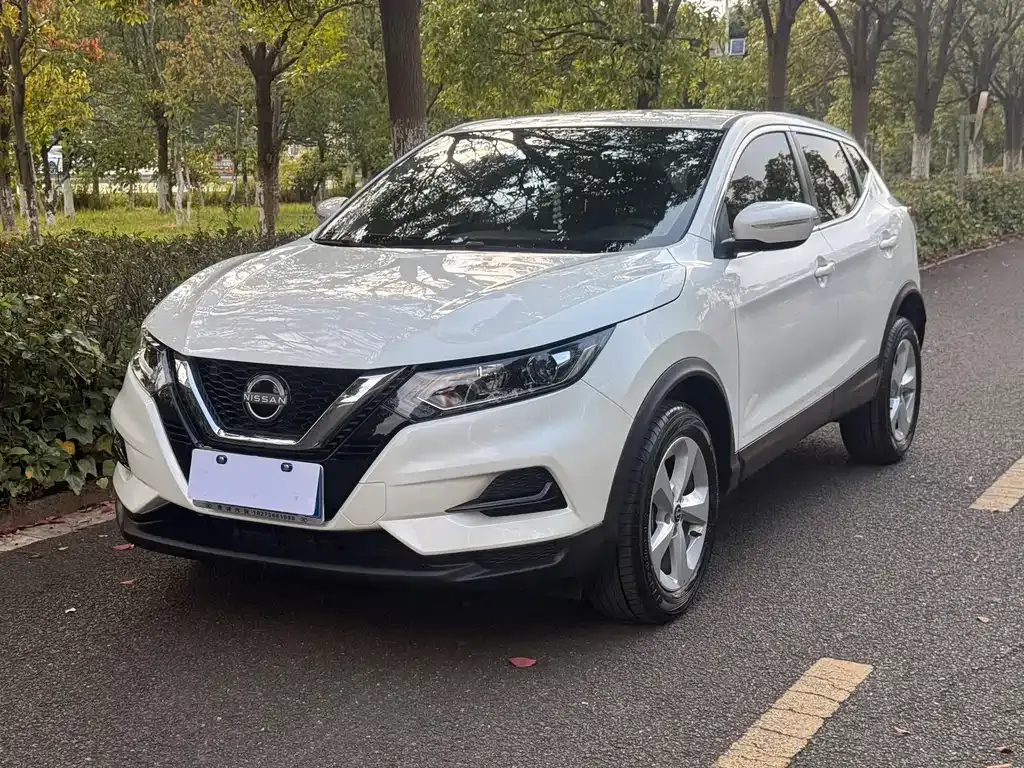 Nissan Qashqai — фото 1