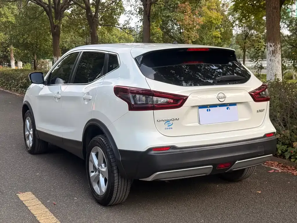 Nissan Qashqai — фото 8