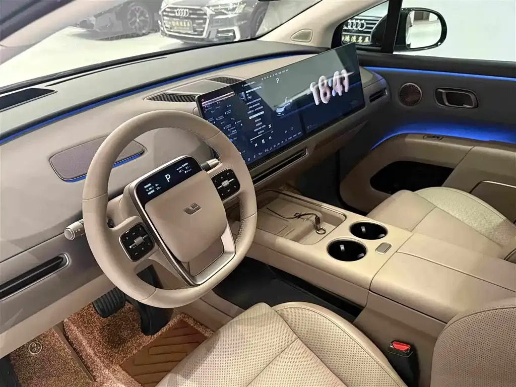 Li Auto Li i8 — фото 10