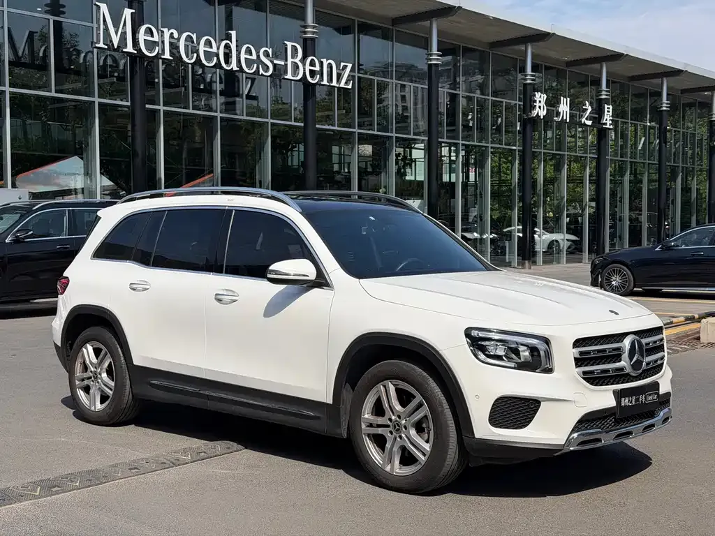 Mercedes-Benz GLB — фото 9