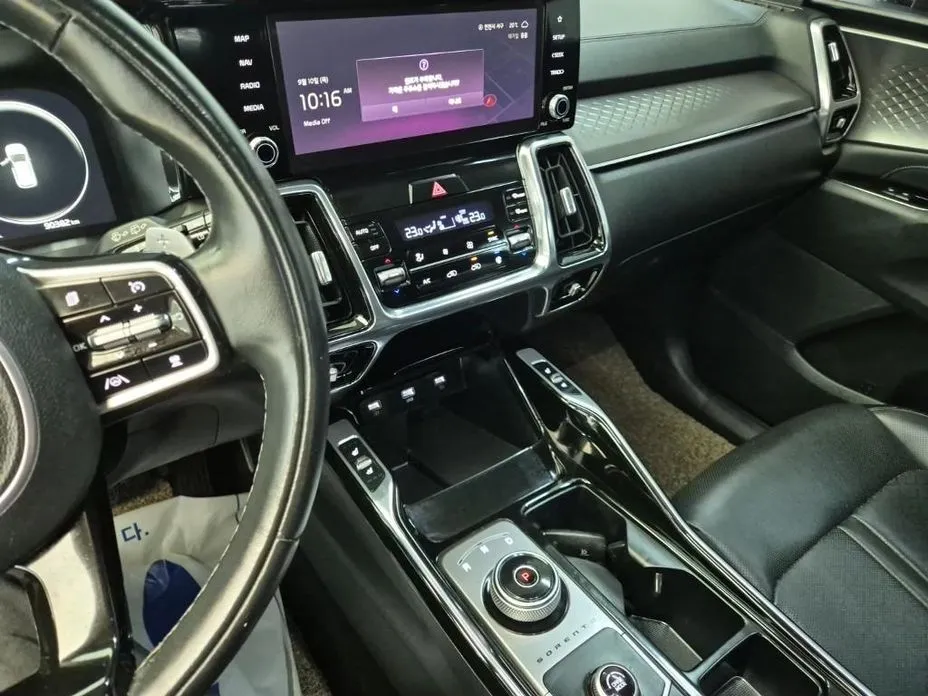 Kia Sorento — фото 7