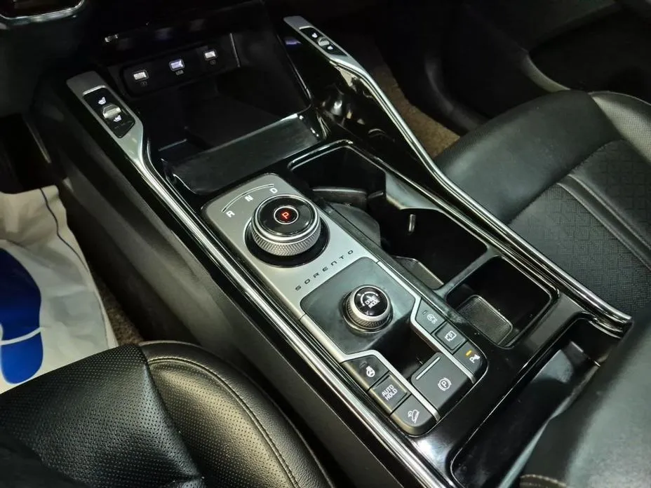 Kia Sorento — фото 10