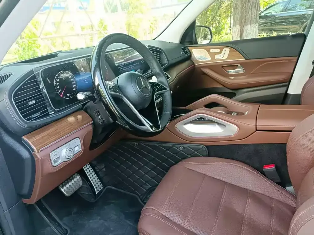 Mercedes-Benz GLS — фото 9