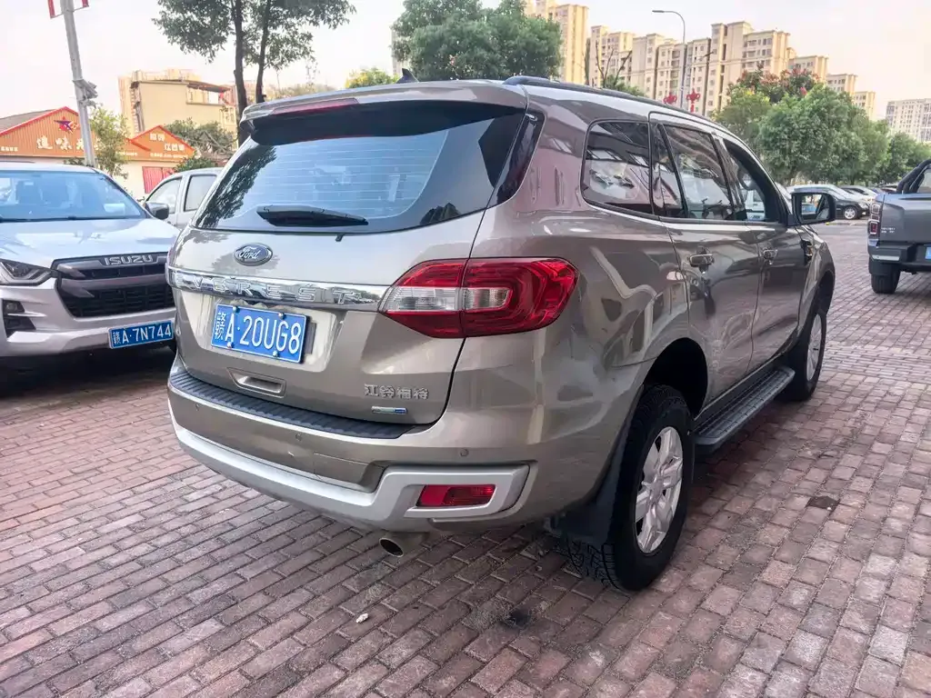 Ford Everest — фото 7