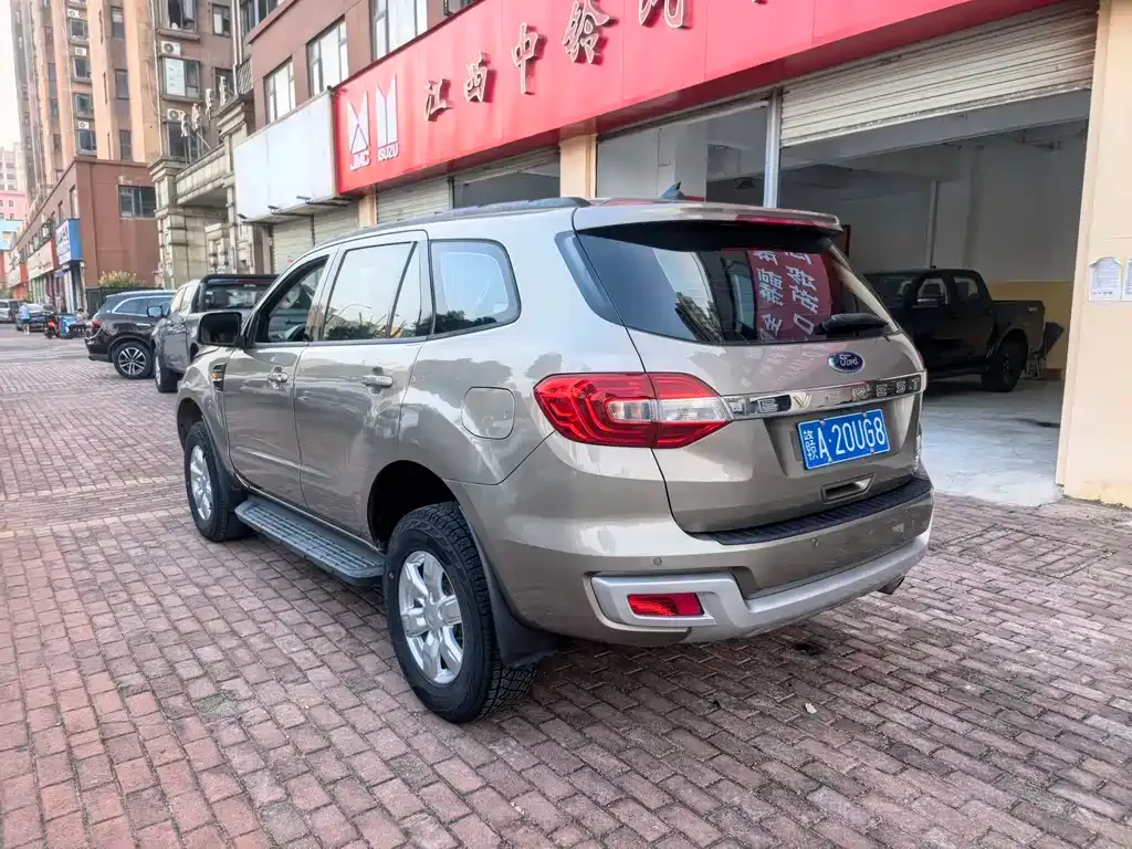 Ford Everest — фото 9