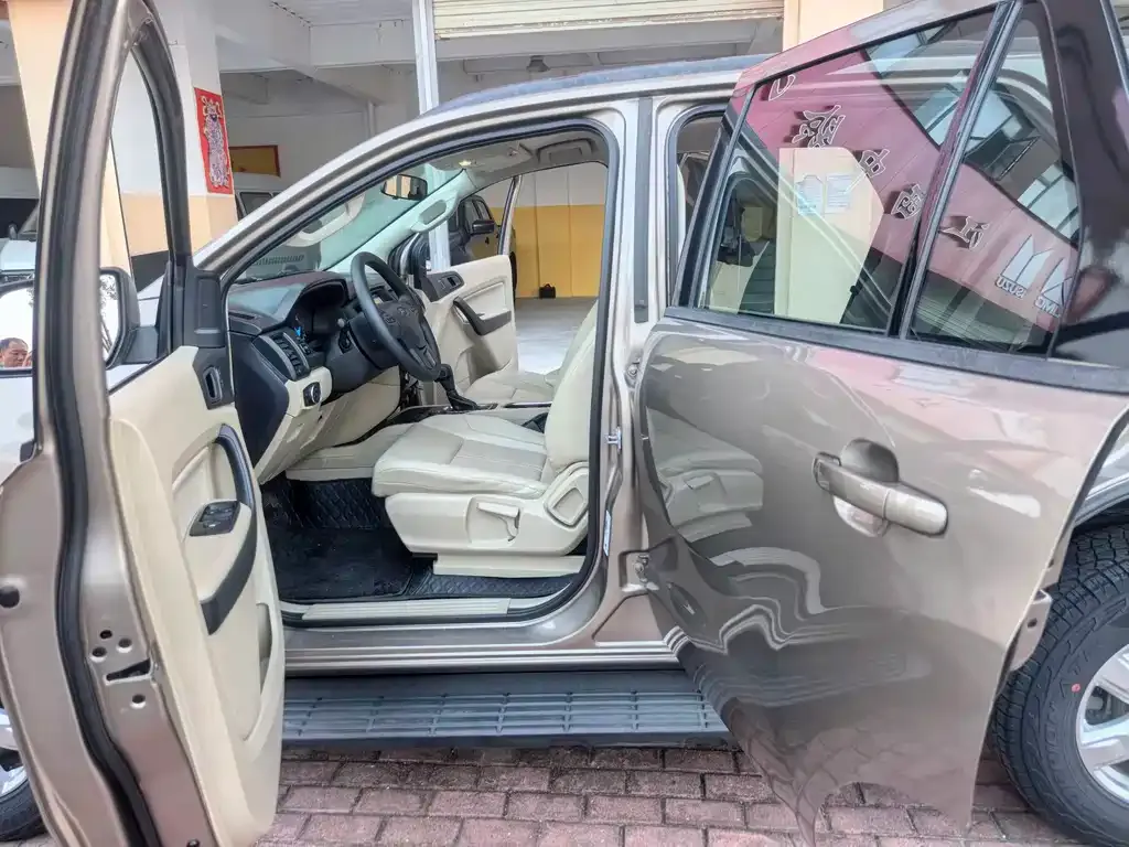 Ford Everest — фото 4