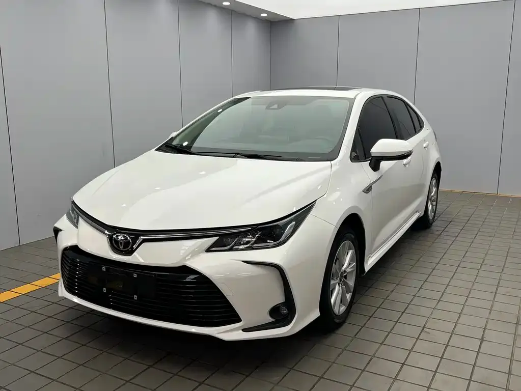 Toyota Corolla — фото 1