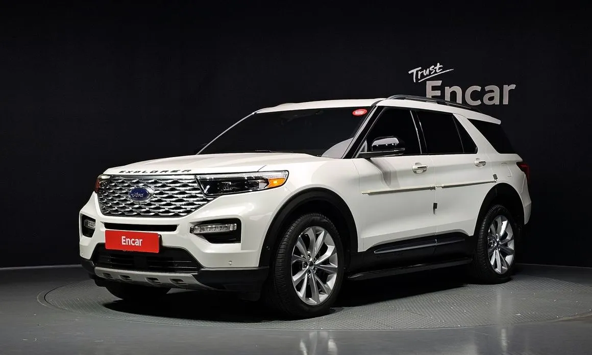 Ford Explorer — фото 1