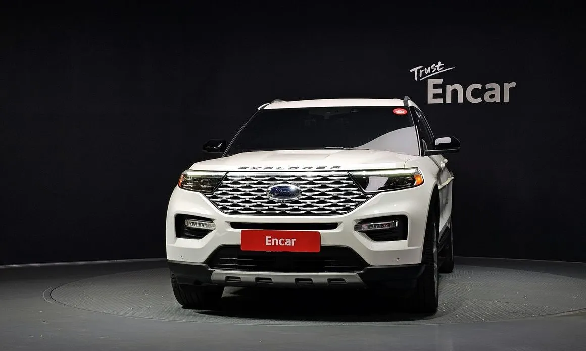 Ford Explorer — фото 10