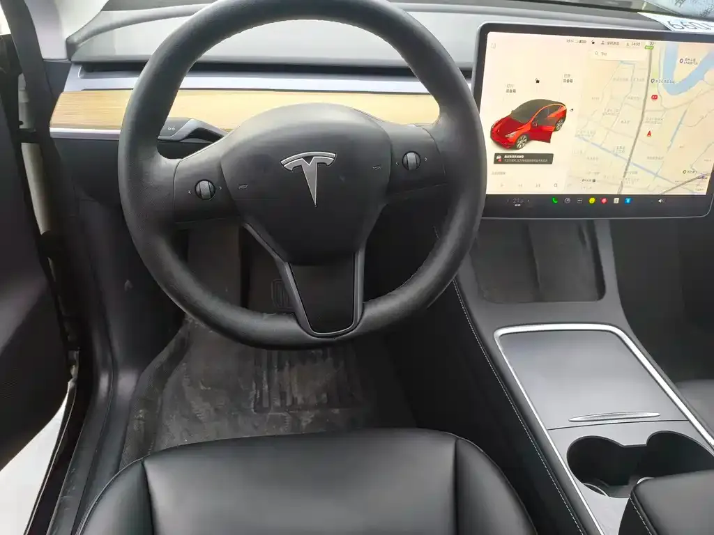 Tesla Model Y — фото 2