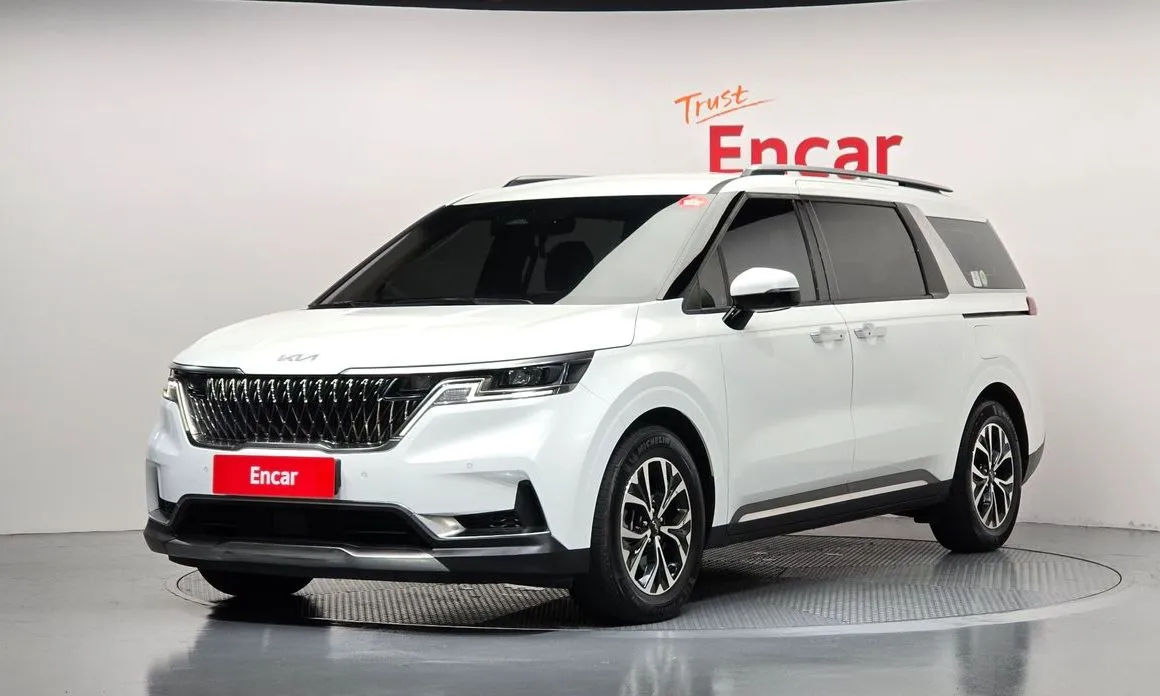 Kia Carnival — фото 1
