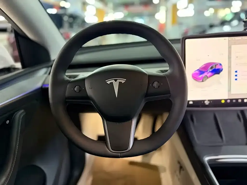 Tesla Model Y — фото 8