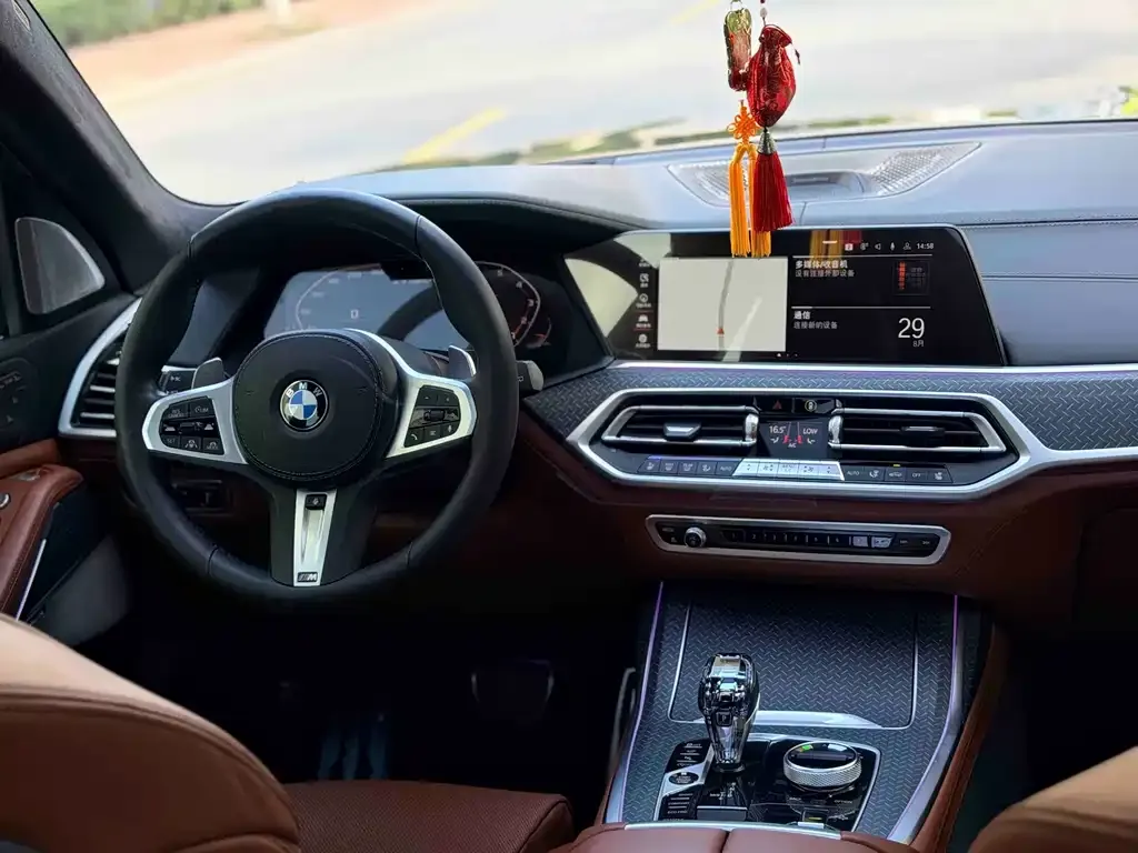 BMW X7 — фото 2