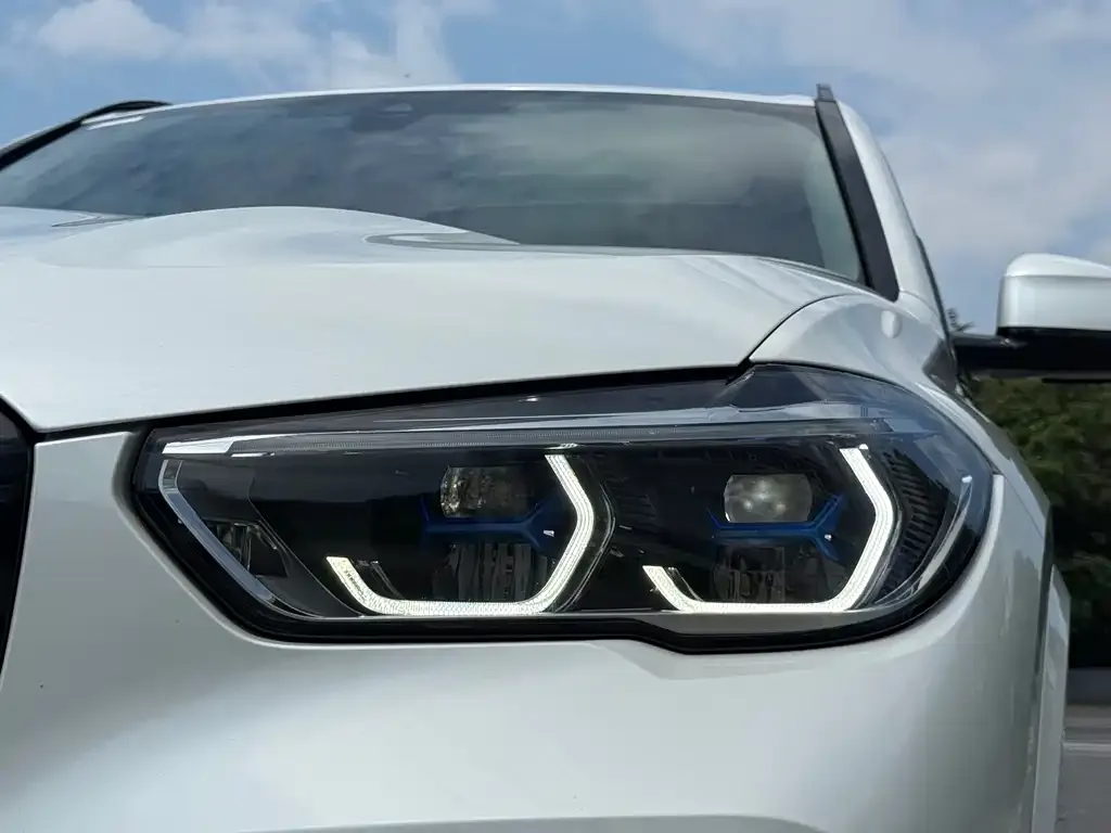 BMW X5 — фото 2