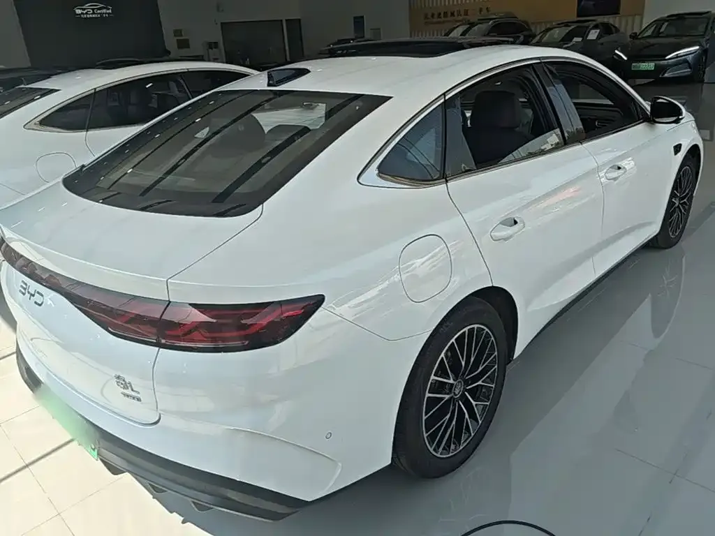 BYD Qin L — фото 3